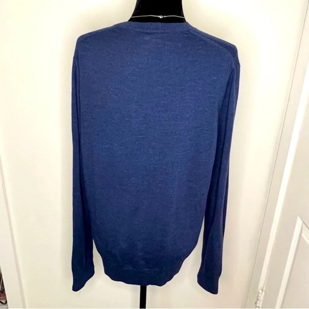 Banana Republic Men’s Blue Extra Fine Merino Wool V-Neck Sweater L